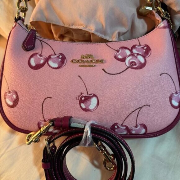 Coach Pink Cherry Shoulder Bag🍒 - Picture 3 of 7